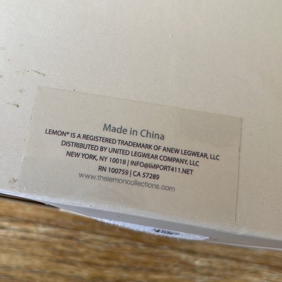 Lemon 2 Pack Super Soft Socks NWT - Picture 4 of 5